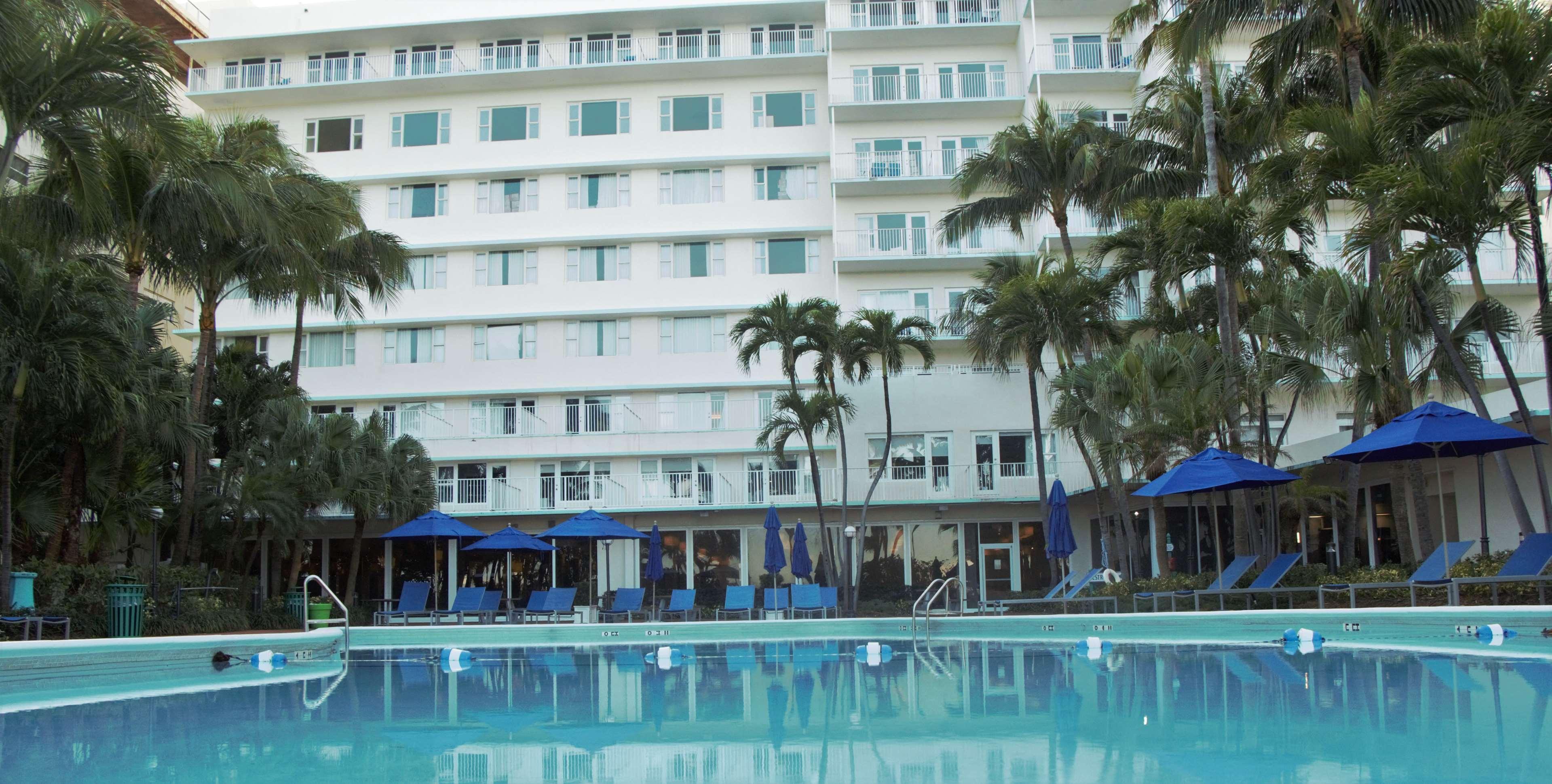 Radisson Resort Miami Beach Exterior photo
